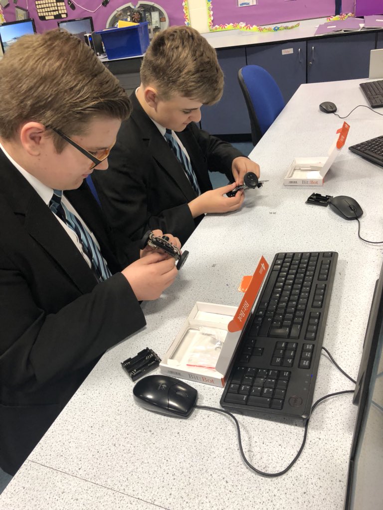 Westfield_Ent's tweet photo. Putting our new robots together today in code club!🤖 well done to all the students who attended! 🏅#makelearnshare #codeclub #microbit #bitbot https://t.co/sco28MOiZj