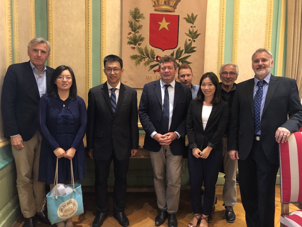 NicolasPoilleux's tweet image. Rencontre avec @DominiqueDord et @RenaudBeretti à l’hôtel de ville d’#AixlesBains avec Ducan Duan (段晓伟 ) directeur du développement économique de la #bio #valley à #Shenzhen #Dapeng pour évoquer les projets sur le tourisme, la santé et le bien être. 🇨🇳🇫🇷 @ERAC_Chine