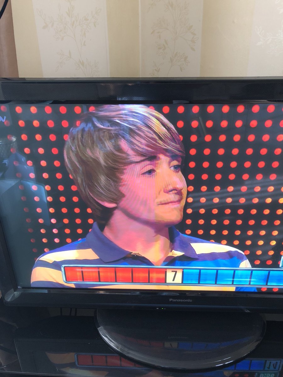 MJE_1982's tweet photo. Who is this loser I see on my TV @BenedictCMason? #caravanowner #TheChase https://t.co/M0LiDXOYNl