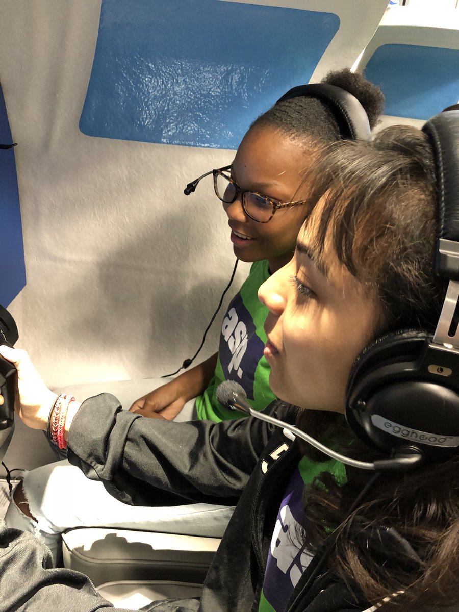 AliefMS_ASP's tweet image. Enjoying the Lone Star Flight Museum. @alief_middle @AliefISD_ASP #futurepilots