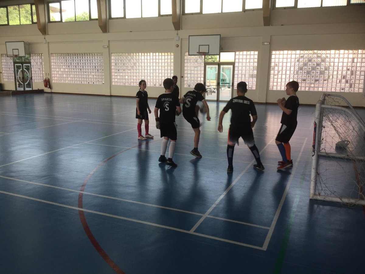 SPARTA_bh's tweet photo. Fun football session today, playing some classic 'street' games! Great way to learn key skills in a competitive environment...#cuppy #wembley #headsandvolleys #SPARTA 😄⚽️@stchrisbahrain https://t.co/3ehS0bLUFO