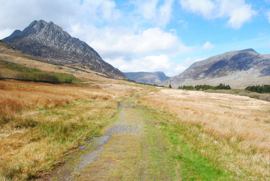 Trail Review snowdoniaway.com/2018/06/13/tra…