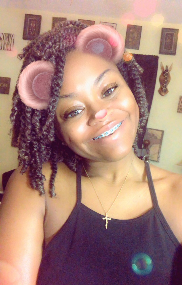 JusCallMe_Dee's tweet photo. I donโt color my hair but when I want to add some highlights I use eyeshadow ๐ธ๐โจ
#NaturalHairTwitter #NaturalHair #TemporaryHighlights https://t.co/lYSmWm7P6O