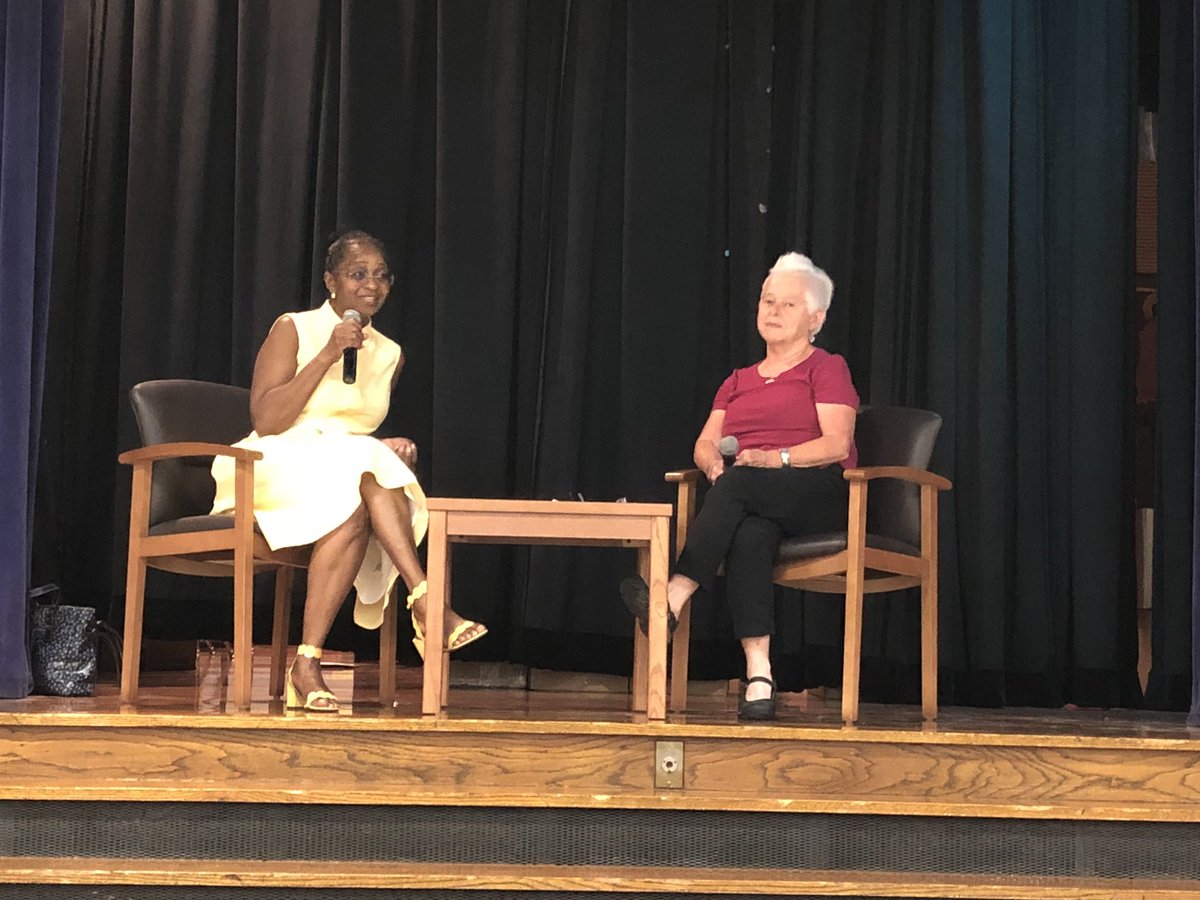 N_RobbinsAdams's tweet photo. Author talk on behaviors!  Giving up four days of my summer vacation is totally worth it for this workshop 🤗 @responsiveclass  @smithacad #RCsummer #LifeLongLearner #LoverOfLearning https://t.co/emjubKeY50