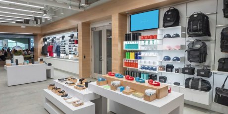 A quoi ressemble le #magasindufutur ? Découvrez le Connected Cisco Store ! #CLUS2018 #CiscoRetail #Retail w/ @talcunningham @Cisco ow.ly/3lHd30ktZci