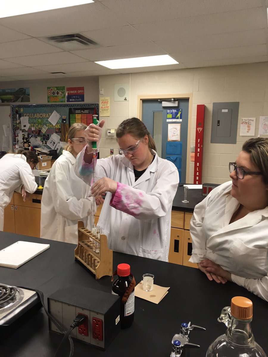 MigchelsMandy's tweet photo. #ester investigation with @shdhspanthers #sch4c #sosmelly #mmmpeppermint #whitefreezie #banana https://t.co/OCEBe7GR3b