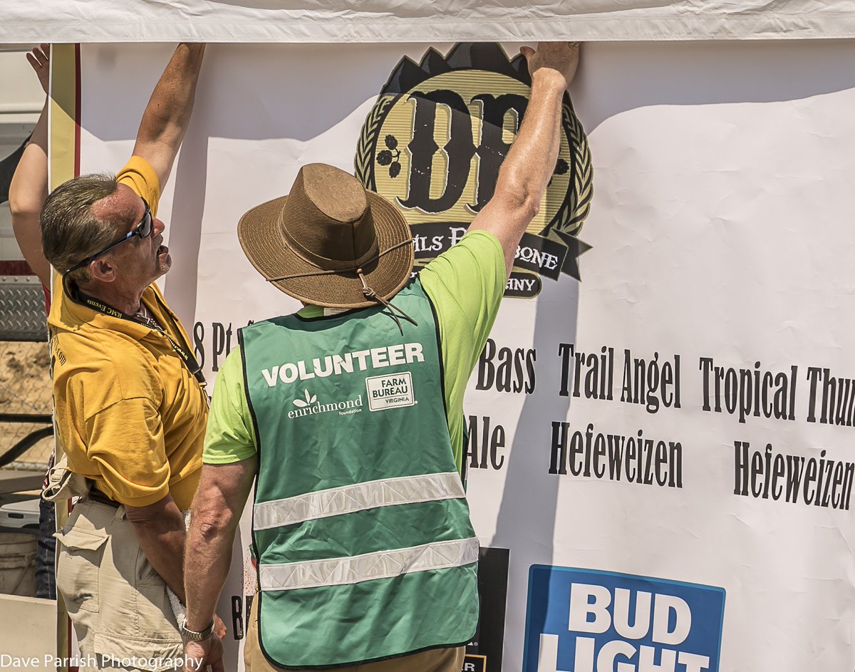 We're looking for volunteers for Richmond Bacon Festival on June 23! @17thStMarketRVA Green Team: bit.ly/2LE3bK3 or Brew Crew: bit.ly/2JB5ZLq. Sign up with us on <a href="/HandsOnRVA/">HandsOnRVA</a> #richmondbaconfestival #rva #volunteer