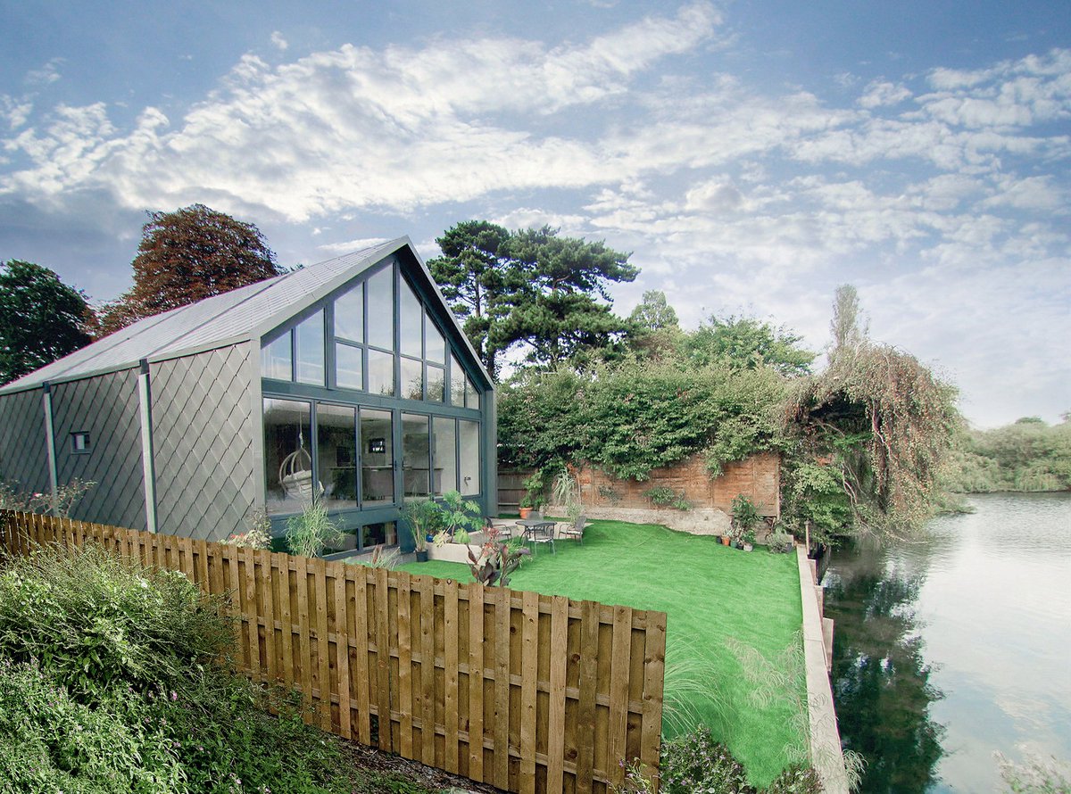 BuildItMagazine's tweet photo. Building in a flood zone? These design features could help to keep the water at bay: https://t.co/lkuFkOqSvn https://t.co/bSSI7yFmPG