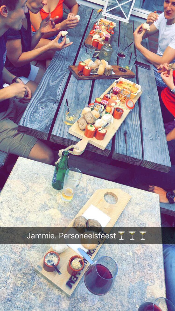 fitnesscorpus's tweet photo. Personeelsuitje Fitnesscentrum Corpus uit Dieverbrug # bij De jongens van Outdoor  in Appelscha # en daarna eten en drinken bij Eetcafé de Oudewillem aan de bosweg in Hoogersmilde# https://t.co/mFRGmTAjYG