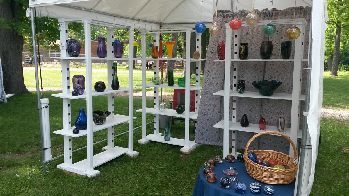 candaglassart's tweet photo. A little shameless commercialism...😆 Will be at the Gold Coast Art Fair at Grant Park in downtown Chicago this weekend. Booth 501. Stop and visit if you're in the city. 😎
#artshow #GoldCoast #glassart #amdurproductions https://t.co/j2jaYGB4Ix