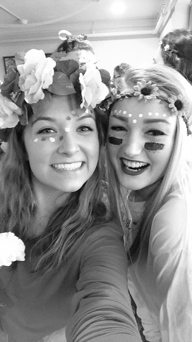 ChiOmegaHC's tweet image. HBD to the amazing @knienaber13  ChiO loves you mucho!! 💕💛