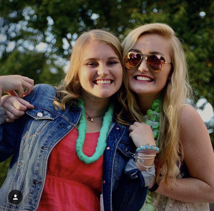 ChiOmegaHC's tweet image. HBD to the amazing @knienaber13  ChiO loves you mucho!! 💕💛