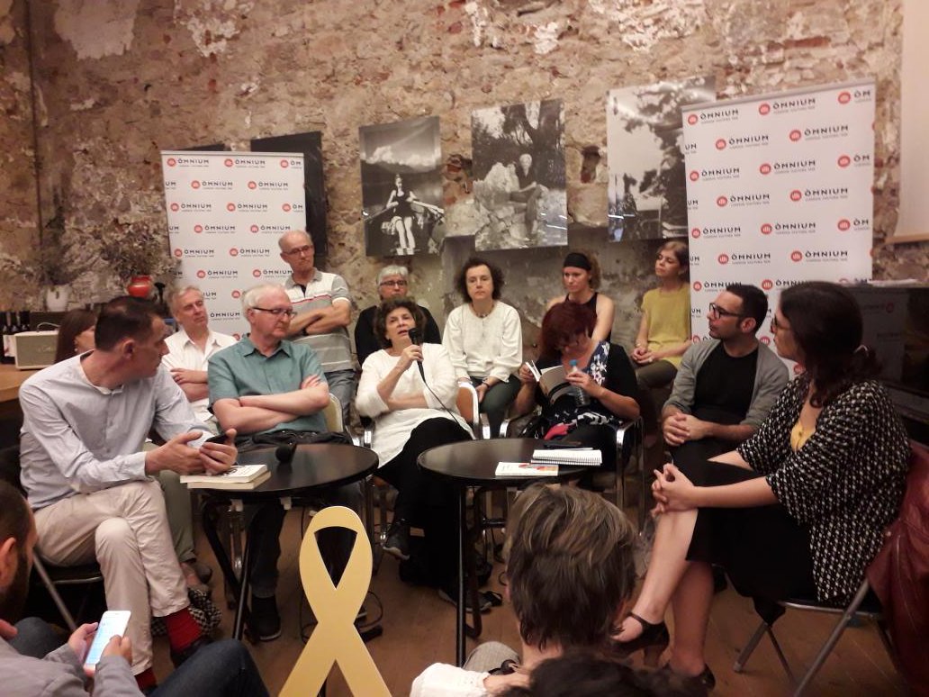 EOIBarcelona's tweet photo. #hapassatEOIBD
Nina Avrova, companya del Departament de Rus, va ser el 3/6 a la trobada de traductors de Quim Monzó, a qui ha traduït al rus https://t.co/TOdpA8ObQg, i convidada al lliurament del Premi d'Honor de les Lletres Catalanes el 4/6 https://t.co/OXIOB0qHsF https://t.co/5fMh8TcAFm