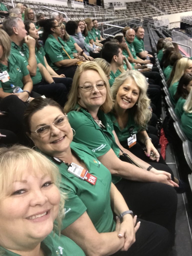 SteadZonda's tweet photo. 2018 great team to work with! #Allteamexperience @CHNw https://t.co/vo5gYOsoPC