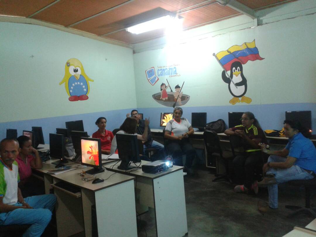 fundabitpor's tweet photo. Formación de Robótica Creativa en el municipio Turen del estado Portuguesa. Rumbo a la masificación de la Robótica en el sistema educativo venezolano. @Fundabit @vane_prieto @JauaMiranda @MPPEDUCACION @ZEPortuguesa @NicolasMaduro https://t.co/daIwdmpb1P