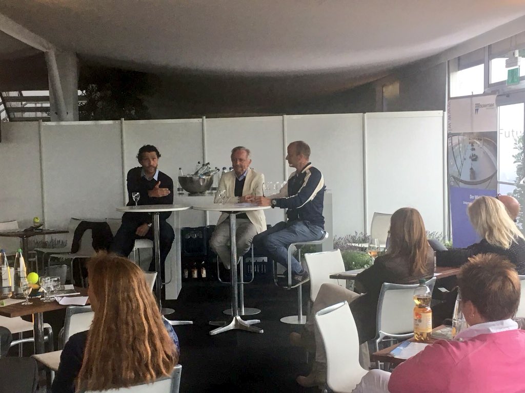 wratbw's tweet photo. Zweiter Satz beim @MercedesCup - Leistungssport meets Wirtschaft mit #michaelberrer & Dr. Schmidt von @Daimler #mercedescup #stuttgart #mercedesbenz #tennis #wrat https://t.co/LUoOMKOHgB