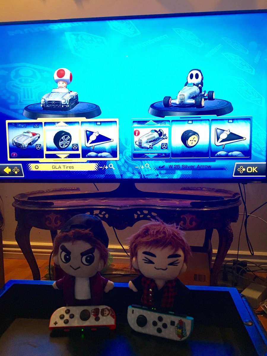 Gaes_Yissa22's tweet photo. Minis playing Mario Kart ๐
#miniJackson #miniJinyoung https://t.co/5pxASFNXpI