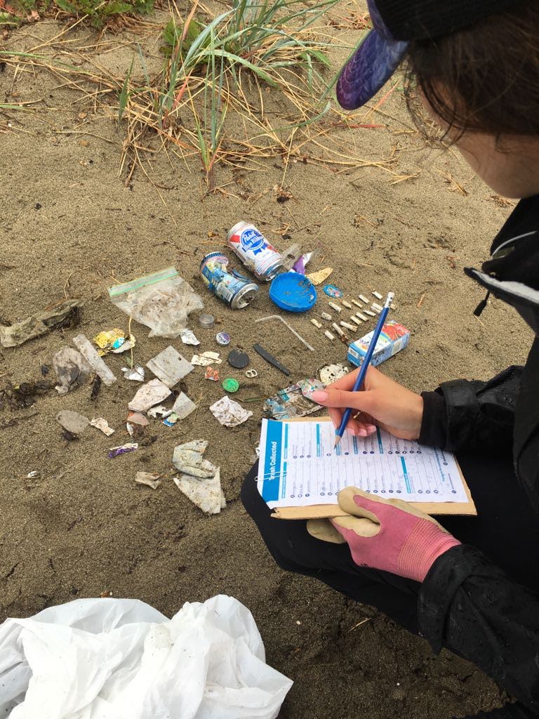 drinkoceanblu's tweet photo. Last Friday, June 8th, we held a shoreline cleanup to celebrate World Oceans Day.
Joined by 40 volunteers, the crew hauled 50 lbs of trash and recycling from the shorelines! We made the best of a rainy day by leaving Kits beach cleaner than we found it! #drinkwelldogood https://t.co/bsMJ0SKkLX