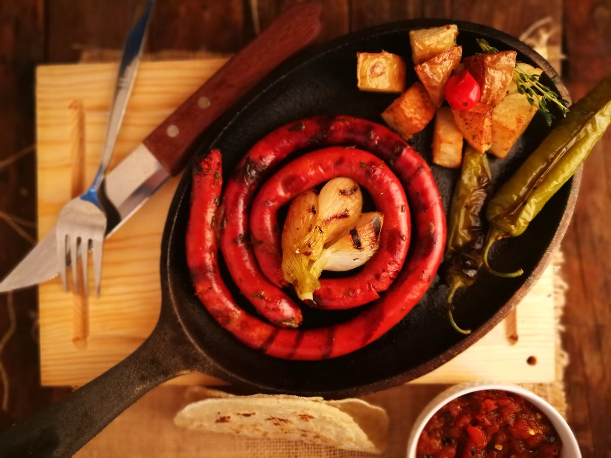 Sesión #foodphotography en #asadorlamuu 👌📸🍖 <a href="/eprado76/">Emilio Prado</a> <a href="/ile2711/">Ileana Rodriguez</a> <a href="/iLemiOnline/">iLemiOnline.com</a> #foodstyling #foodpic