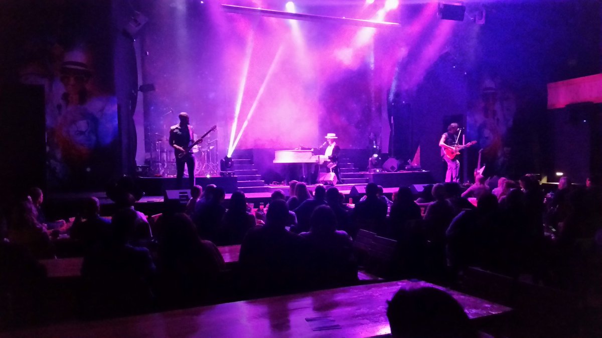 Chemlle's tweet photo. The best way to spend a Wednesday?  The fab #wearethechampions  @TheBarnyard @SilverstarZA #LoveSilverstar https://t.co/CDNlDZ2K3J