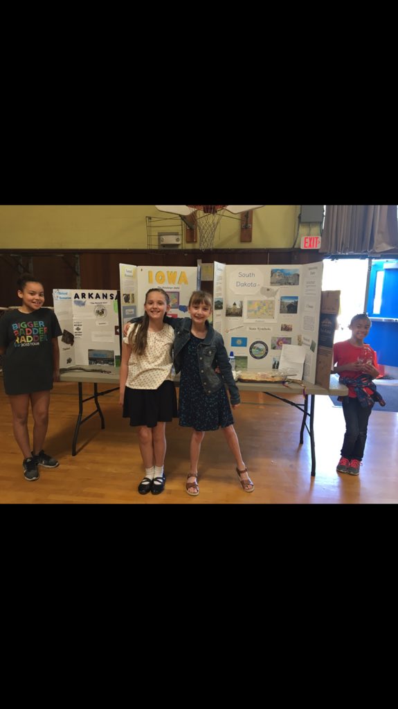 4BLinscott's tweet photo. Great job at the State Fair today fourth grade!🇺🇸 https://t.co/xdtzMA7cIC