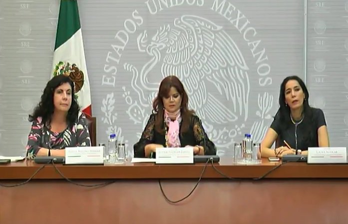 gobmx's tweet photo. #EnVivo: Autoridades de la @SRE_mx dan a conocer información importante  sobre el trámite de citas para expedición de #Pasaportes 🎥   https://t.co/ahZ3DkgBQ5 https://t.co/JbWomHbGV9