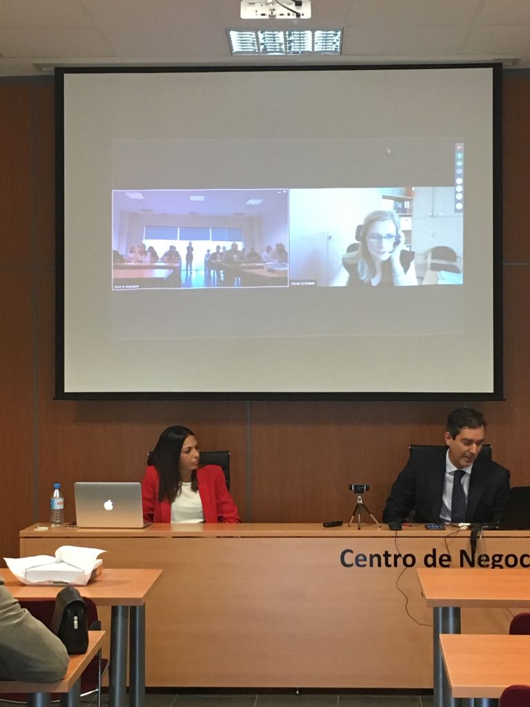 anasanziba's tweet photo. Esta mañana en el Centro de Negocios Puerto Galia dando comienzo a las #Jornadas de @Autoforma con @joseantmarq y Celia Esteban. https://t.co/MEkpzcXyEx
