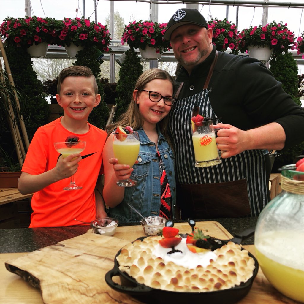 #geturgrillon #grillworks2018 season 7 /84 Shows, #whatablast #specialguests My Kids Brooke and Luke, toasted Oreo brownie s’mores, with vanilla ice cream and fruit colada’s #yummylicious