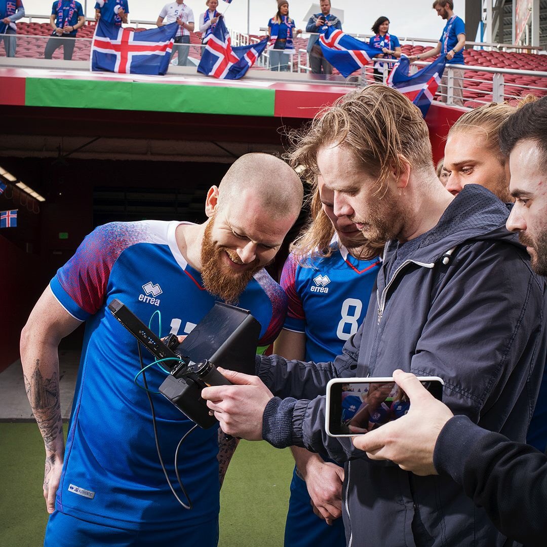 hanneshalldors's tweet photo. Here is a behind-the-scenes video from the @CocaCola production 🎥

 https://t.co/tiluvagpyl https://t.co/4fy53OnNhB