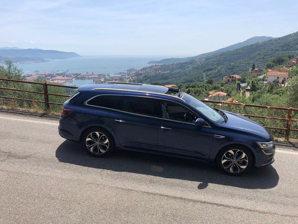 virtualcarit's tweet image. La nostra prova d'uso della #Renault Talisman Sporter dCi 130 CV bit.ly/2JBAQHw @renaultitalia #VCarTestDrive