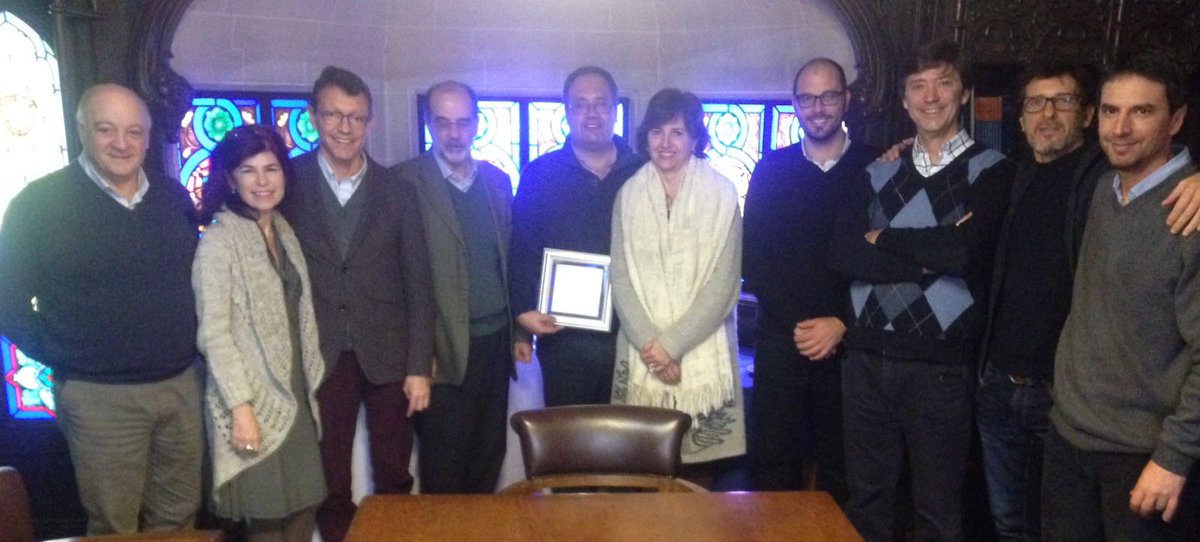 UClaeh's tweet image. Reconocimiento a Guillermo Caraballo, intendente de #Payasandú, por su apuesta a la gestión profesional de la cultura. Nota completa aquí ➡bit.ly/2l8zXYm  @comunicacionidp