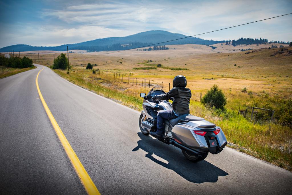HondaPowersprts's tweet photo. Designed to push the boundaries of what a touring bike can be.  Take a ride on the all-new #2018GoldWing. https://t.co/Pn2YppxuwI https://t.co/fsppxx70yi