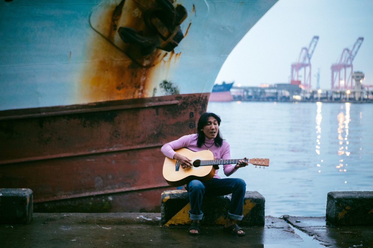 Charwei Tsai’s latest series of works tells the sung stories of people living far from home in precarious living conditions and uncertain legal status. She visits marginalized communities, recording voices of sorrow and longing, but also of hope. goo.gl/j9cMsw