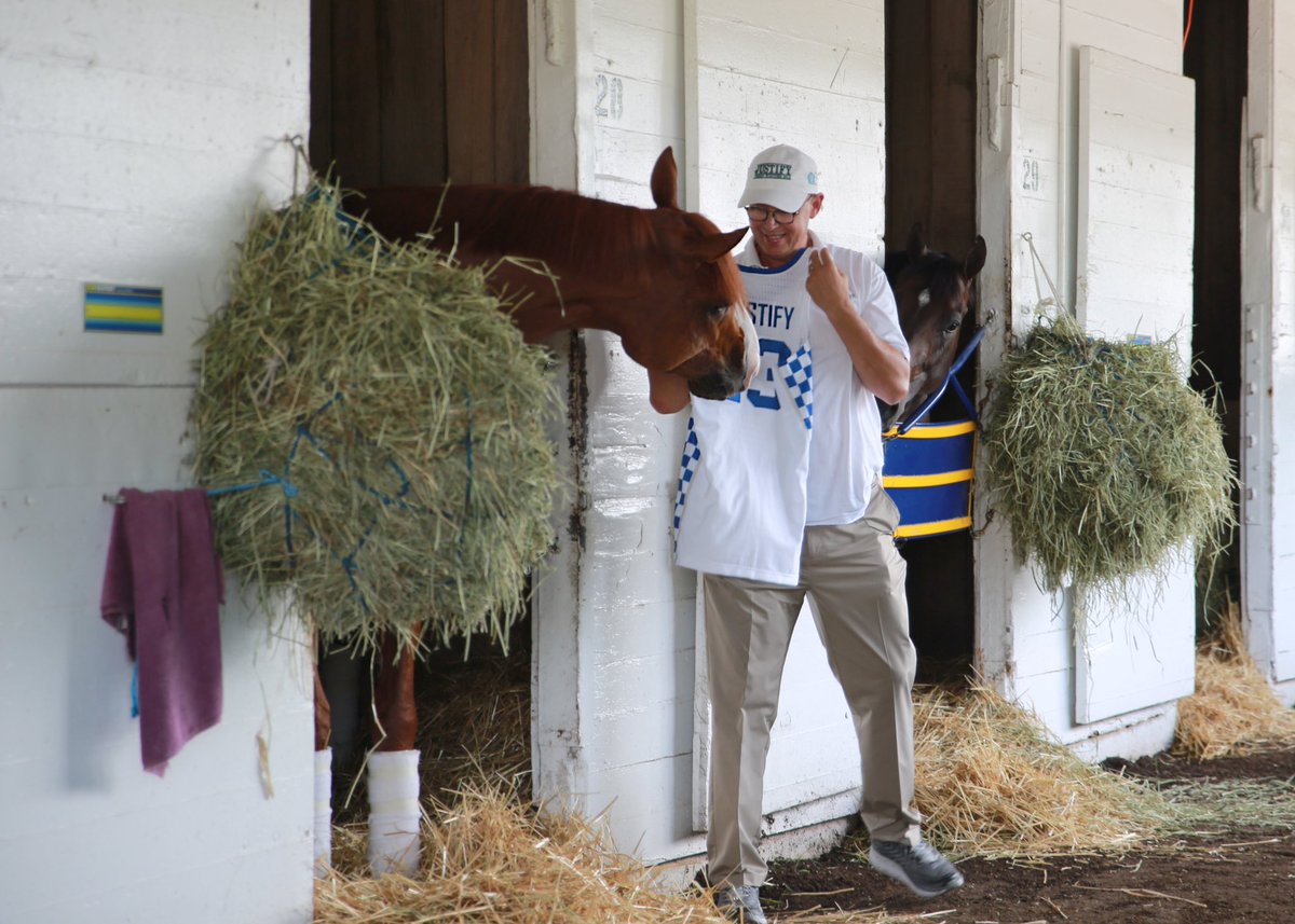 OfficialJustify's tweet photo. Thanks @KentuckyMBB @UKCoachCalipari for my new #13 #Wildcats jersey! #BBN @WinStarCEO https://t.co/1qJSyzhj0s