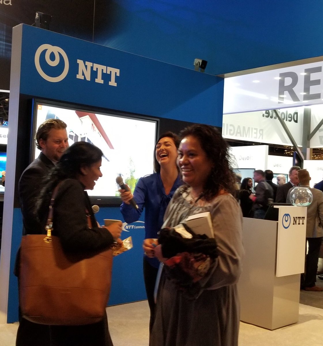 red7live's tweet photo. Amanda knocked it out of the park 💃 as the MC for our client NTT last week in Orlando! #NTTgroup #orlando #orlandoconventions #sapphirenow #livemarketing #marketing #eventmanager #tradeshow #experimentalmarketing #facetofacemarketing #dancing #marketing #red7live #host #webinar https://t.co/Xa2PjR62r1