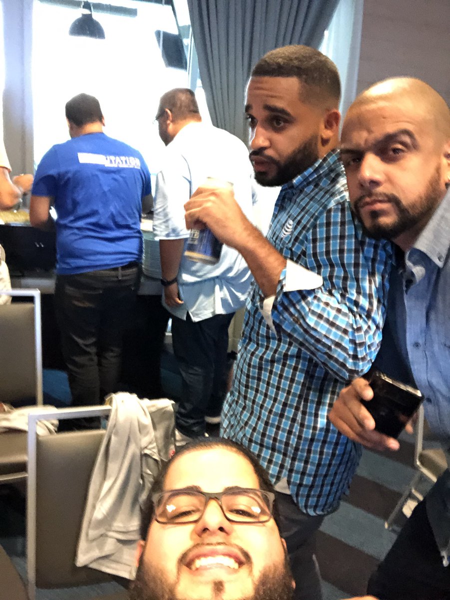 MrBlackPR's tweet photo. @WeSellLG #V35Roadshow Dig in Guys!!! https://t.co/WvtwuKXBWx