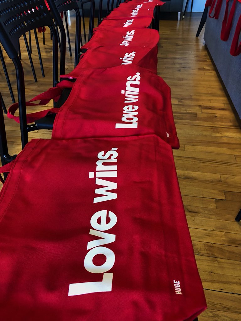 paulburns's tweet photo. Love wins.
#newtotes https://t.co/BxIJyl5MpE