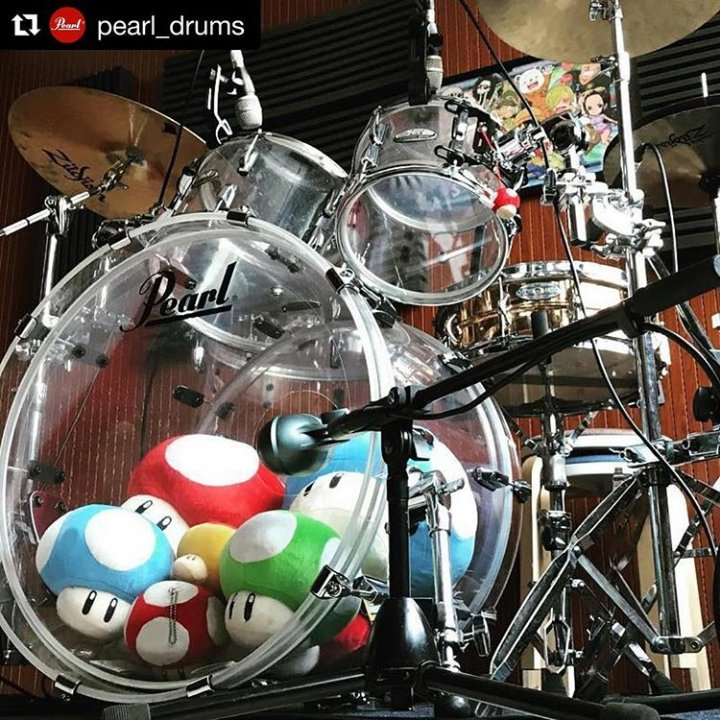 Midence_rocker's tweet photo. #PearlDrums #SuperMarioBros #muffling #tuning #drums #mushrooms https://t.co/1lJrO1oMFS