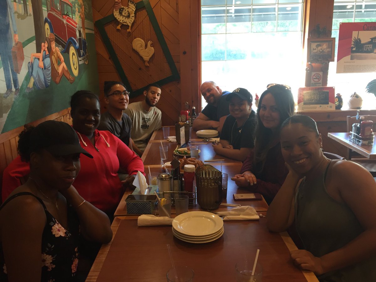 CentennialRLS's tweet photo. Family dinner before we volunteer at the ⁦@FIBA⁩ America’s Championships #RLSProud ⁦@CentennialEDU⁩ ⁦@lornehilts⁩ https://t.co/k2wfkJUJJb
