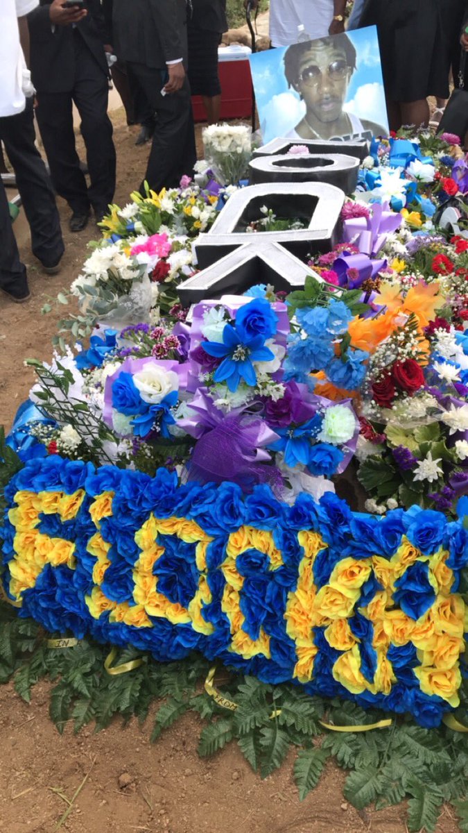 MrBAAD's tweet photo. Long live a true king. A man of great energy, was loved and always spread love.
Rest my good sir.
#LongLiveFlocka https://t.co/oUAzzjj0jv