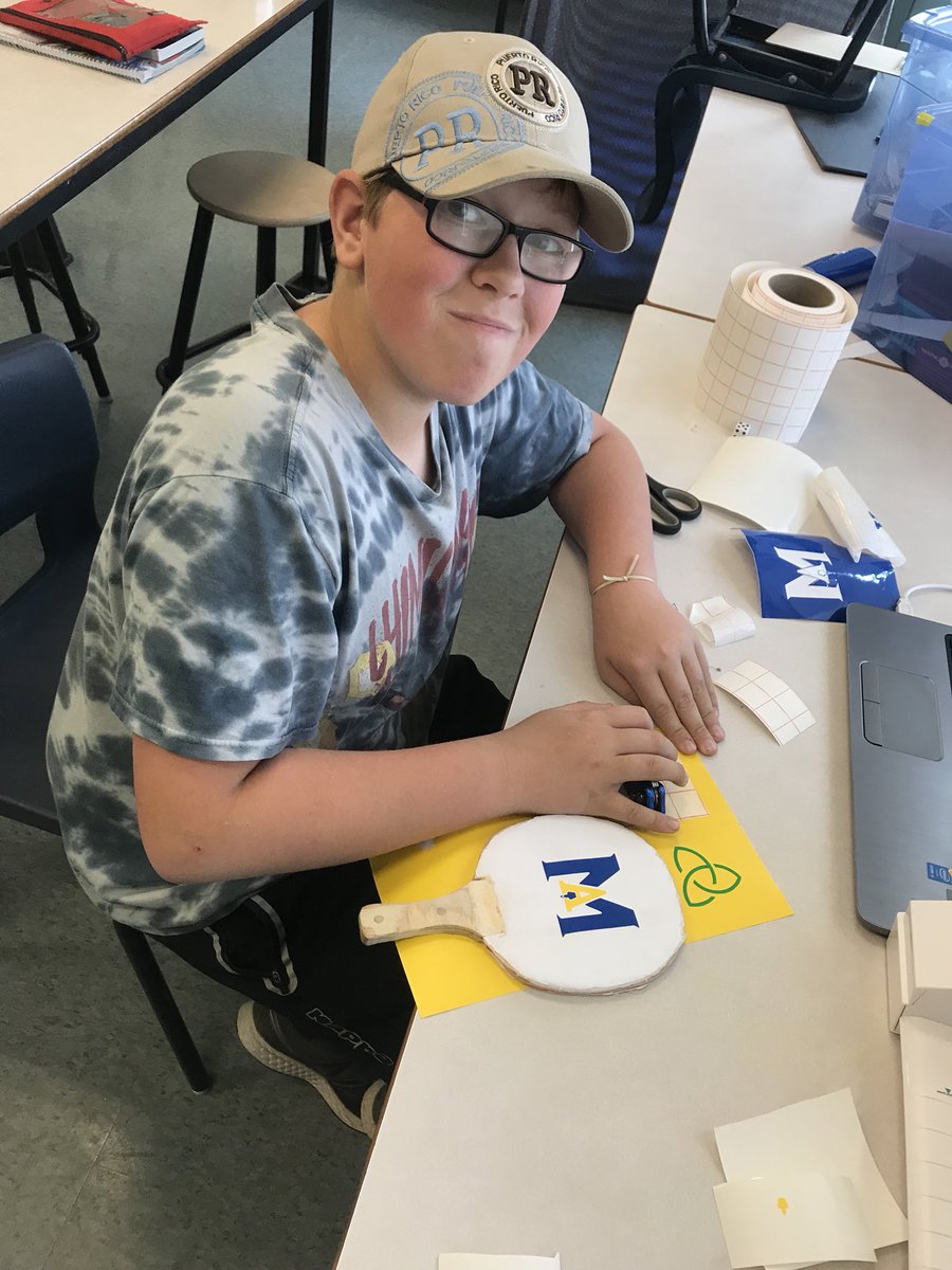 theSTEMcell_MAA's tweet photo. Too busy in the STEM Cell lately to post!! ;) Ping pong paddles, Ford plaques and @silhouetteam for #PowerPlay, hockey stick stands and conductive paintings with @BareConductive and @makeymakey amongst other fun things! https://t.co/u1KFXzPcCI