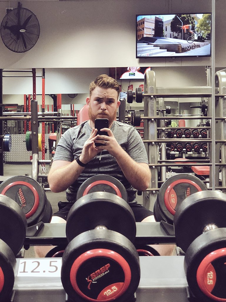 lil_Nerd_Boy's tweet image. First Night in my #4week #challenge my body is so sore but no one said multiclassing to #Barbarian was easy. #dnd #gym #lifting #gains #getswoll #jackedwizard #bardbArian @GeeklyGetFit