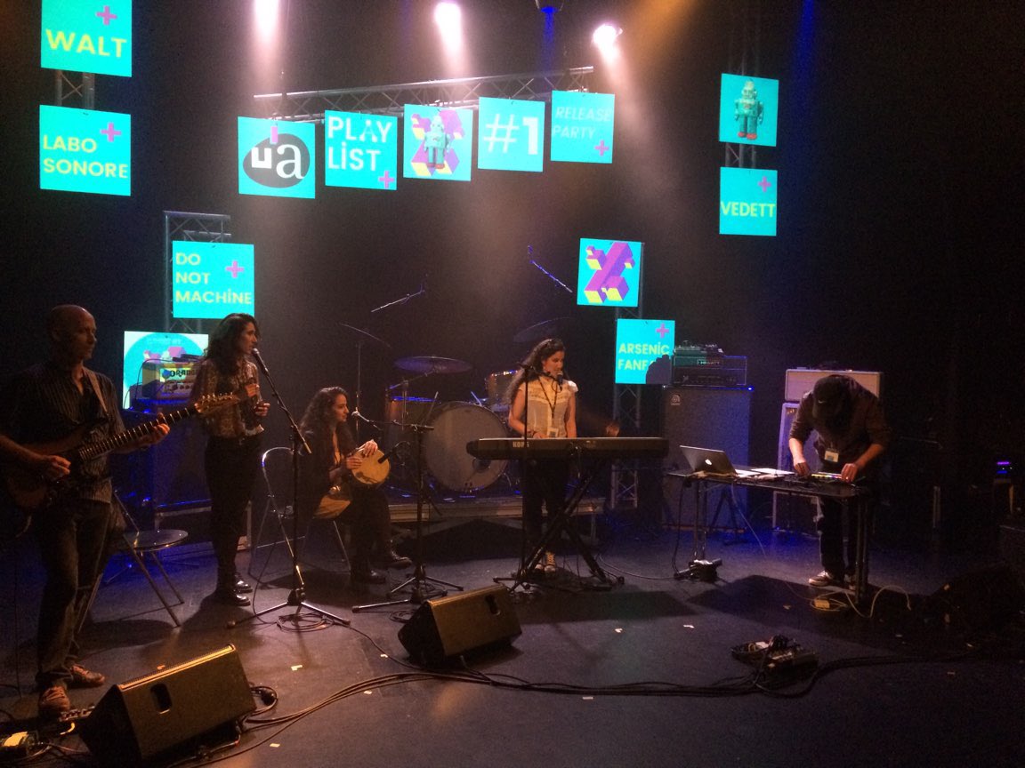 La soirée Orchestrale manœuvre in #UA bat son plein ! Concerts gratuits à l’occasion de la sortie de la 1ere #playlist #UA <a href="/jr_morice/">Jean-René Morice</a> 🎙💿 2000 CD pressés pour promouvoir les talents musicaux UA ou passés par l’UA #UAculture #UAinnovation #UArecords