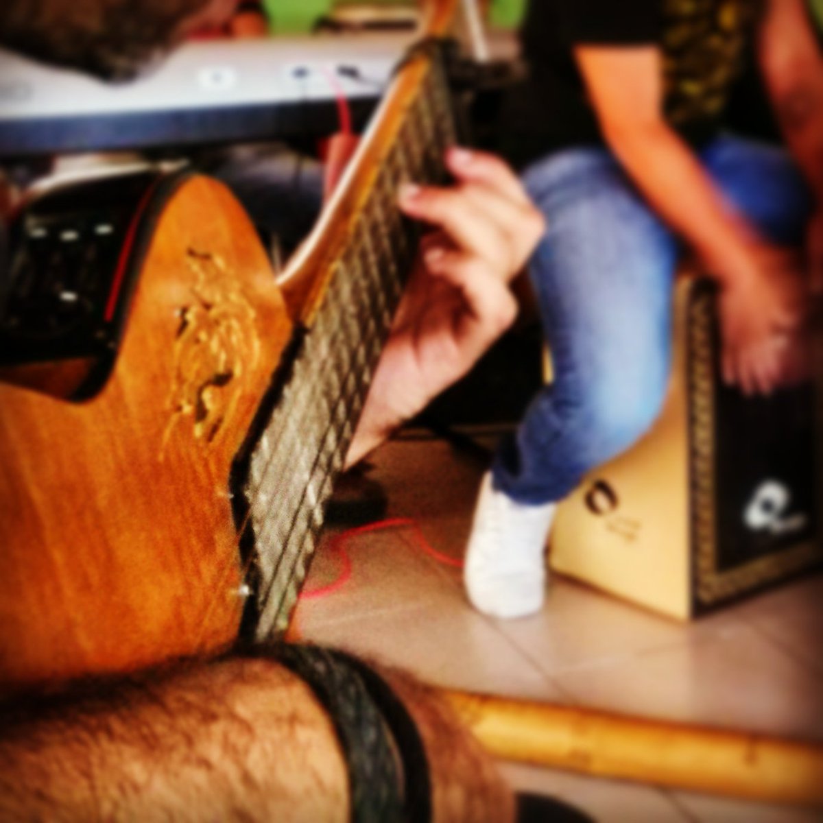 MaderoPro's tweet photo. #SiempreEsBuenoSaber que la música hace mejores momentos #SomosArtistas y eso nos hace felices porque podemos llevar felicidad a los demás.
#13Jun #ArteyMedio #Música #Bendiciones #felicidad #LoHacemosPosible #guitarra #Percusión #Piano #Armonía #FelizMiércoles #SóloÉxitos https://t.co/PrqJaXeThB
