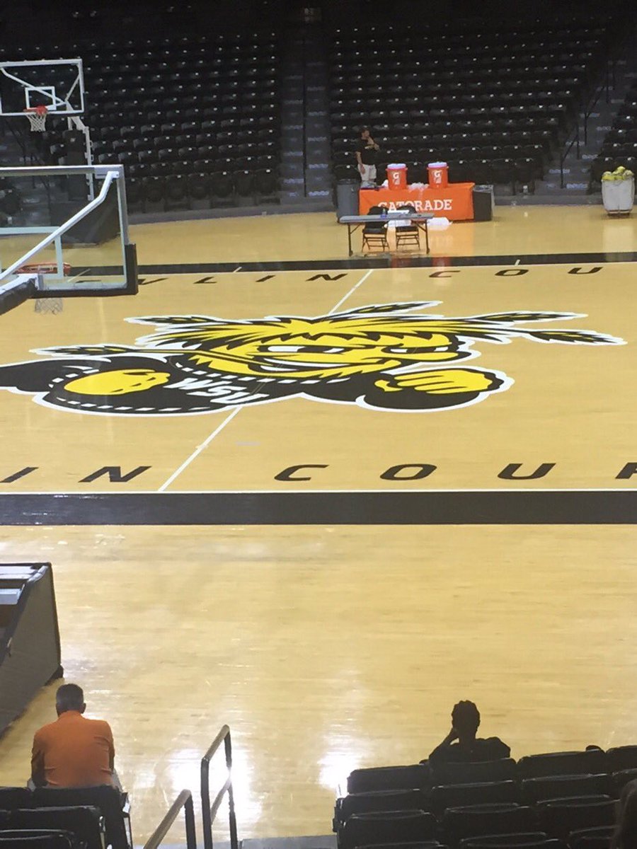 JerrodJerrod754's tweet photo. Hoyas Elite 2021 PG Kinley Fisher @KFisher21 getting some work in @ Witcha State Elite camp!! This kid has a bright future ahead! #dontsleeponher #Grinding @InsiderExposure @ARBballRankings @BlueStarMedia1 @PatJenkins4 @Fisher4Fisher #shockerhoops https://t.co/sUL92RFgqA