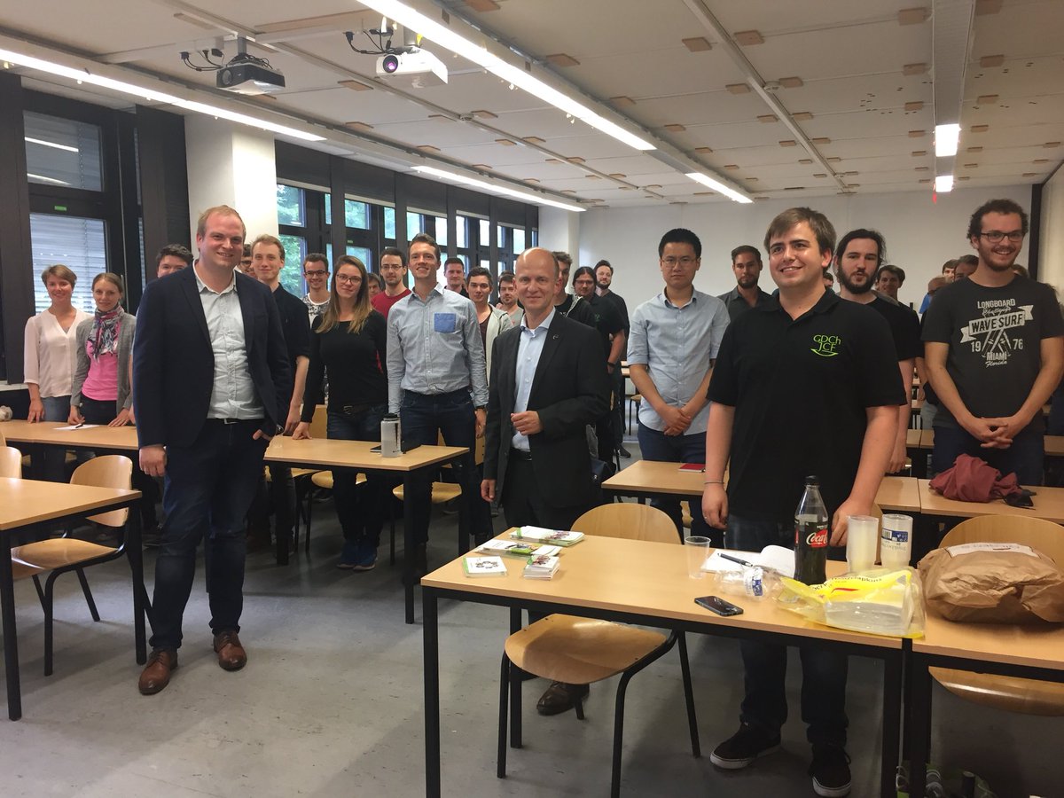 HBruemmerCOV's tweet photo. on invitation of #jungchemikerforum @ #universitaetBonn together with #AlexanderLueken elaborating on #career paths in #chemical industry Thanks to all participants for great questions! https://t.co/F7eIGEGimu