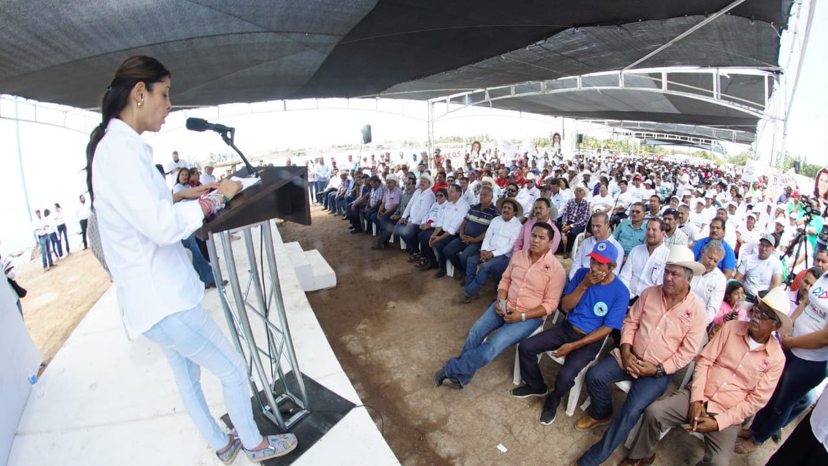 sylbeltrones's tweet photo. Hoy hicimos un compromiso con el sector pesquero en Yavaros. Si ustedes nos dan su confianza, al llegar al Senado gestionaremos el subsidio en las gasolinas ribereñas, empleo temporal en las épocas de veda y el apoyo a las mujeres dedicadas a este sector  #ConMuchoSonora https://t.co/j8bgx8IcH9