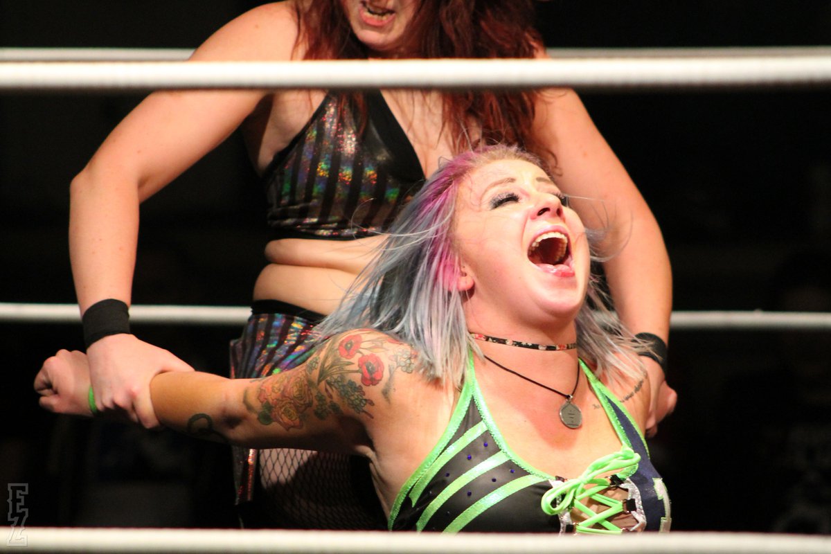 Vandal_Jim's tweet photo. Wrestlers: @nmatthewsninja, @Kimber_Lee90
Promotion: @defynw
Event: "Defy Requiem"
Location: Seattle, WA
Date: 06/09/18
#defy #defyrequiem #Seattle #PNW #PNWrastlin #wrestling #supportyourlocalindy https://t.co/lOGAMkltIZ