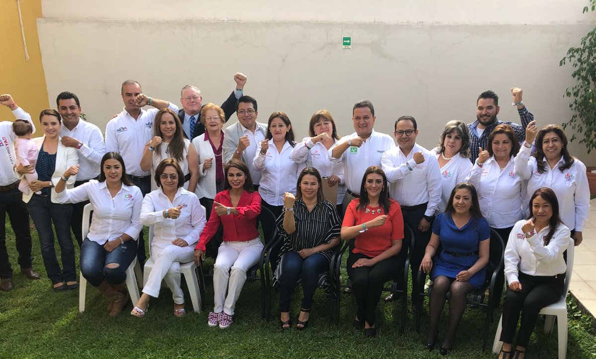 manuelherrera1's tweet image. Hoy nos sumamos al @FNxFamilia una asociación que es muy cercana a los valores que le dan dirección a mi vida, siempre respetuoso de la libertad del ser humano. 
Mi compromiso y dedicación para velar por los principios que protegen a la familia duranguense #AhoraSí #Durango