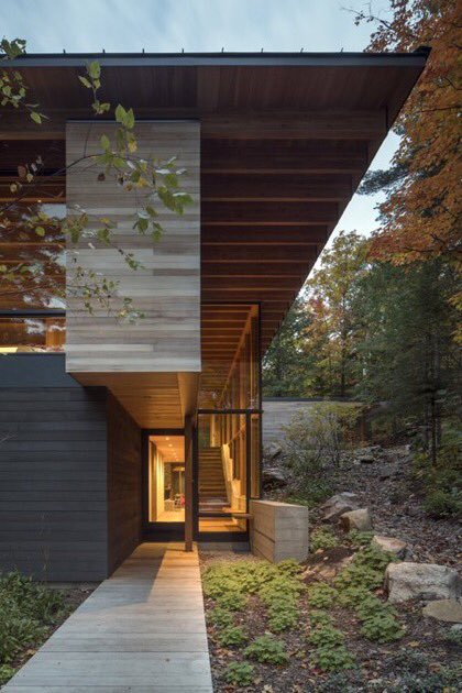 HousesAndDecor's tweet photo. Modern home surrounded by nature 🌿🌲🍃 https://t.co/W1O22HY9mi